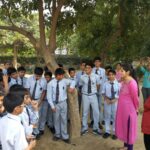 2015-10-19-fencing-workshop-sri-venkateshwar-school-sec-18_22301063265_o