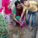 2015-10-24-shubhangi-planting-tree-on-her-bday--4_22632369965_o